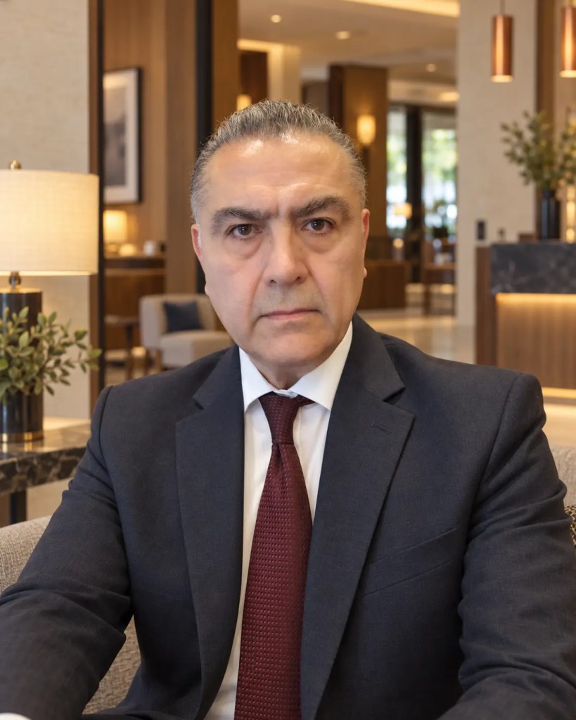 Saúl Lara Montiel, autor de la serie Manual de Supervivencia Hotelera